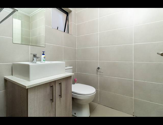 2 BEDROOM APARTMENT RENTED IN BRYANSTON